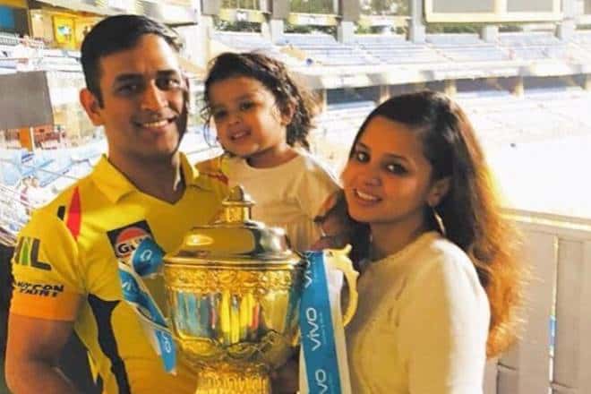 Dhoni Sakshi Ziva with IPL Trophy