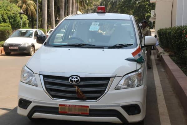 Indian national flag on car