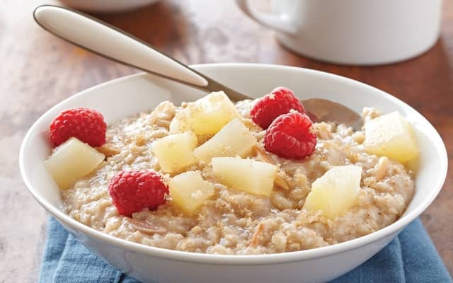 Vanilla-Pear Breakfast Oatmeal