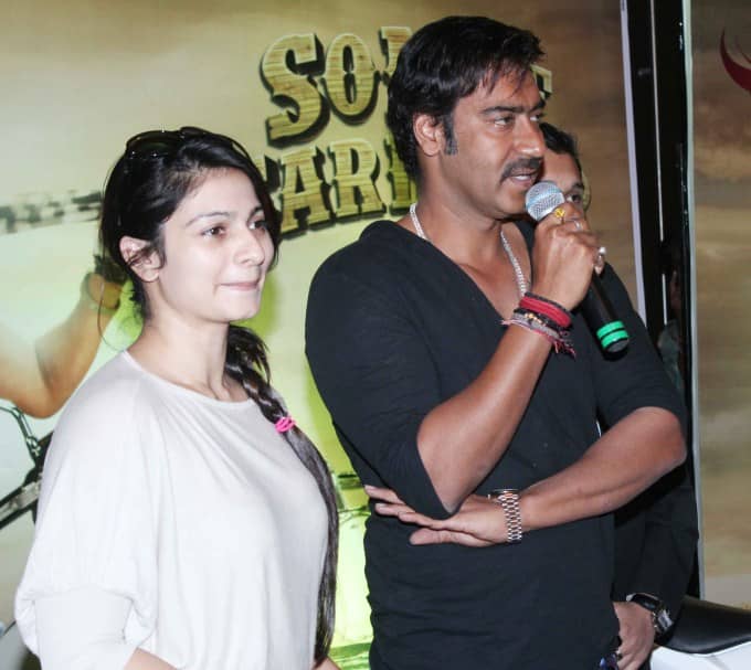 Tanisha Mukherjee And Ajay Devgan