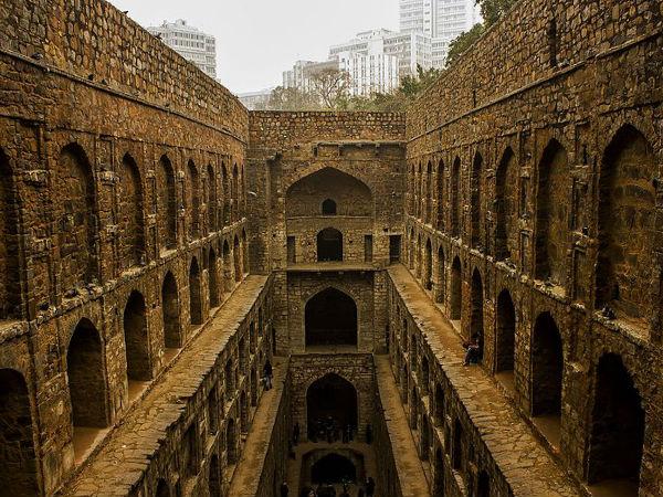 06 1475734773 Ugrasen Ki Baoli Colour Delhi