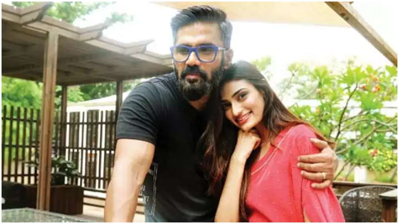 935663 Suniel Shetty Athiya Shetty