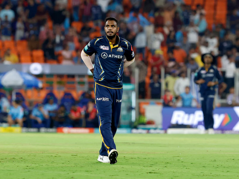 Yash Dayal Five Sixes