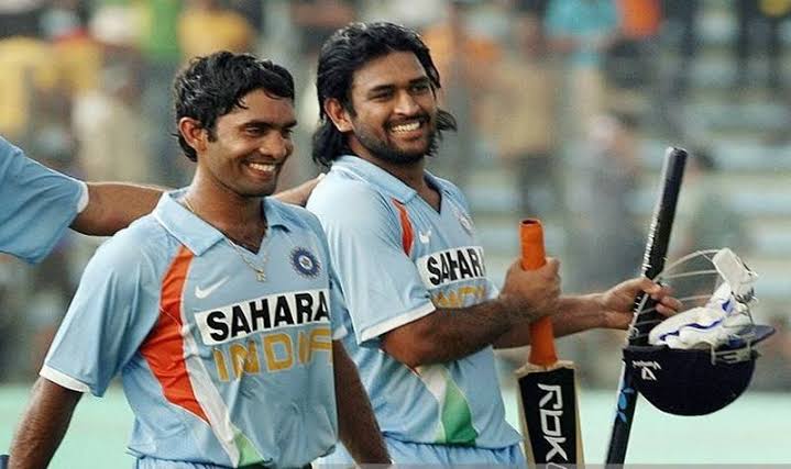 MS Dhoni Dinesh Karthik